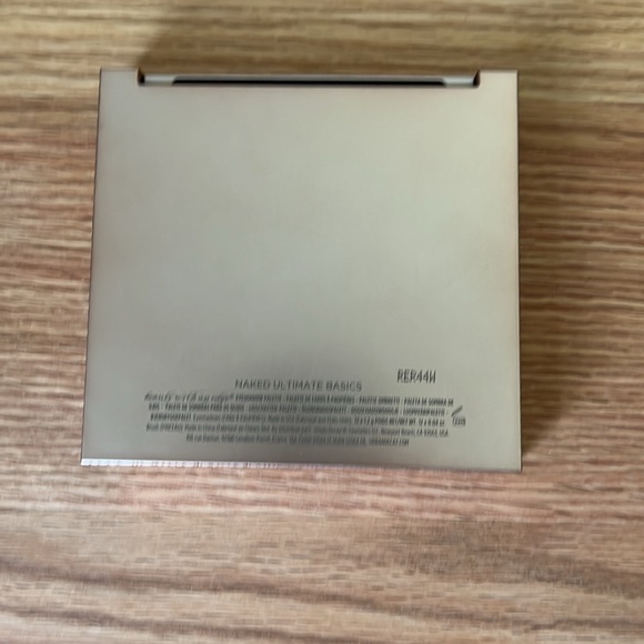 Urban Decay Cream and Brown Eyeshadow Palette - Picture 3 of 3